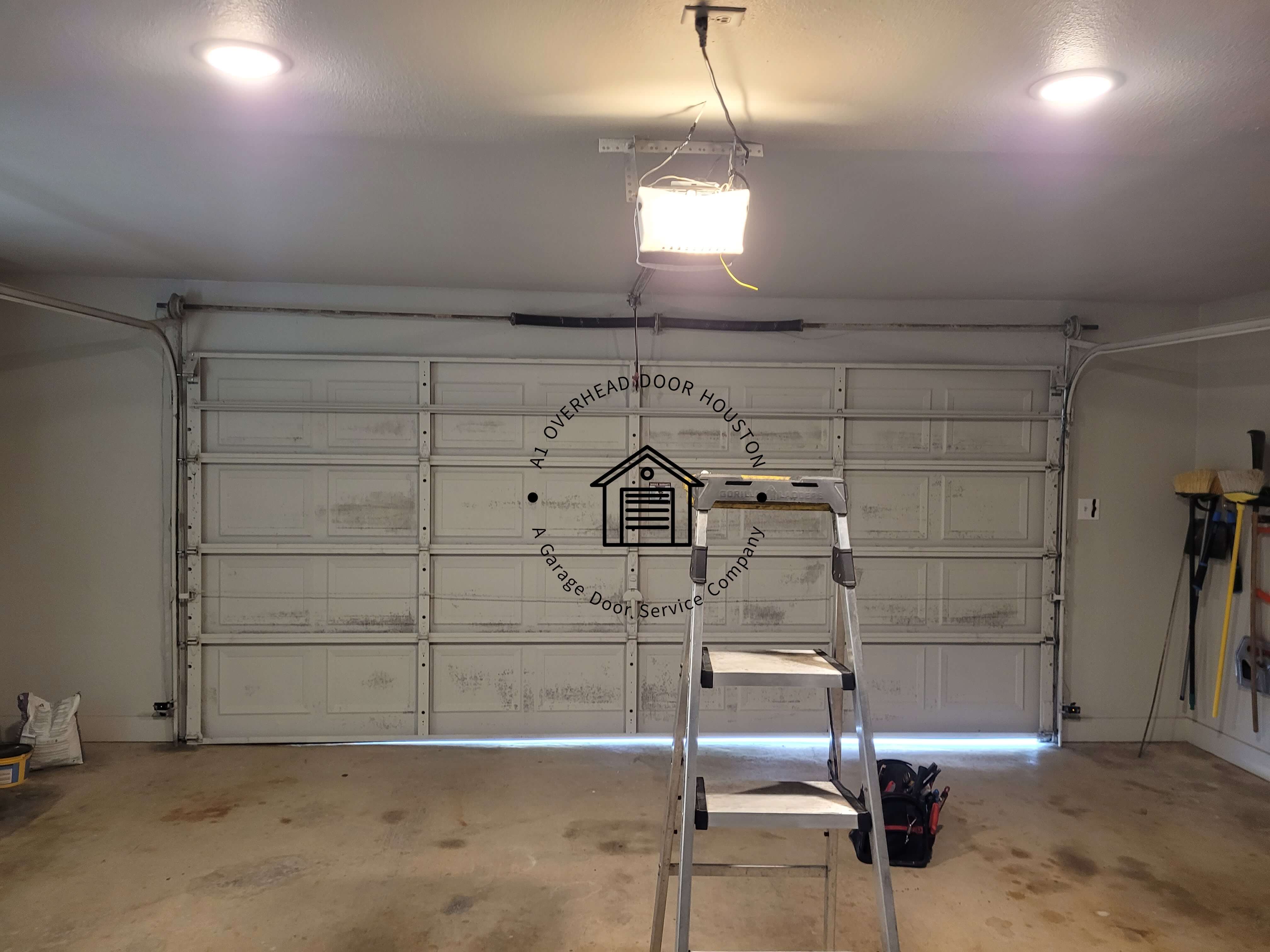 a1overheaddoorhouston.com_garage_door_repair